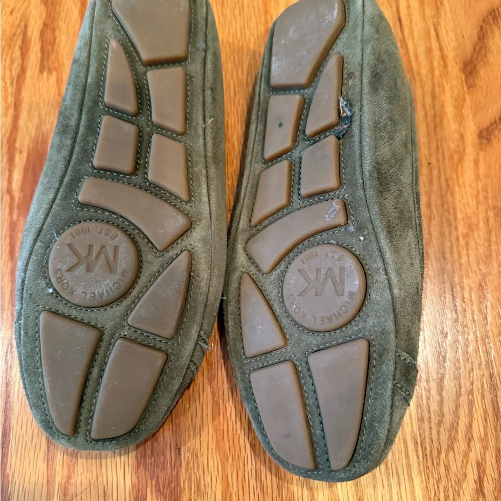 Michael Kors Gray Flats with Silver Logo - Picture 2 of 2
